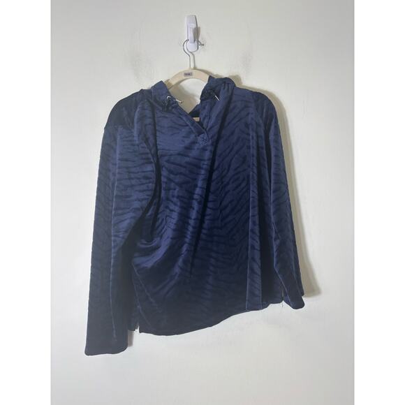 Woman's bundle of 3 Name Brand Tops Sz XL - Picture 2 of 4